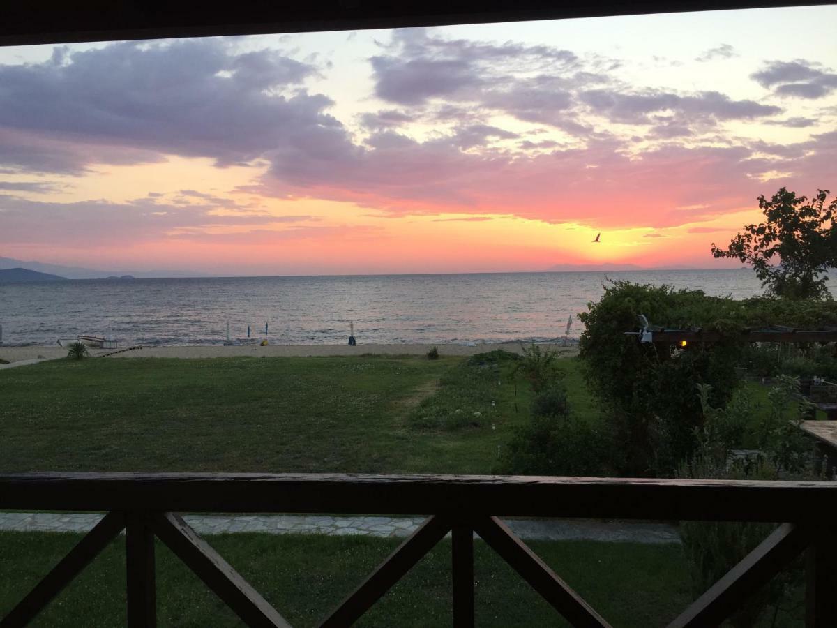 فيلا Seafront House With Garden إيريسوس المظهر الخارجي الصورة